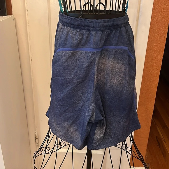 Lululemon Pace Breaker Short-Size M - Picture 4 of 5